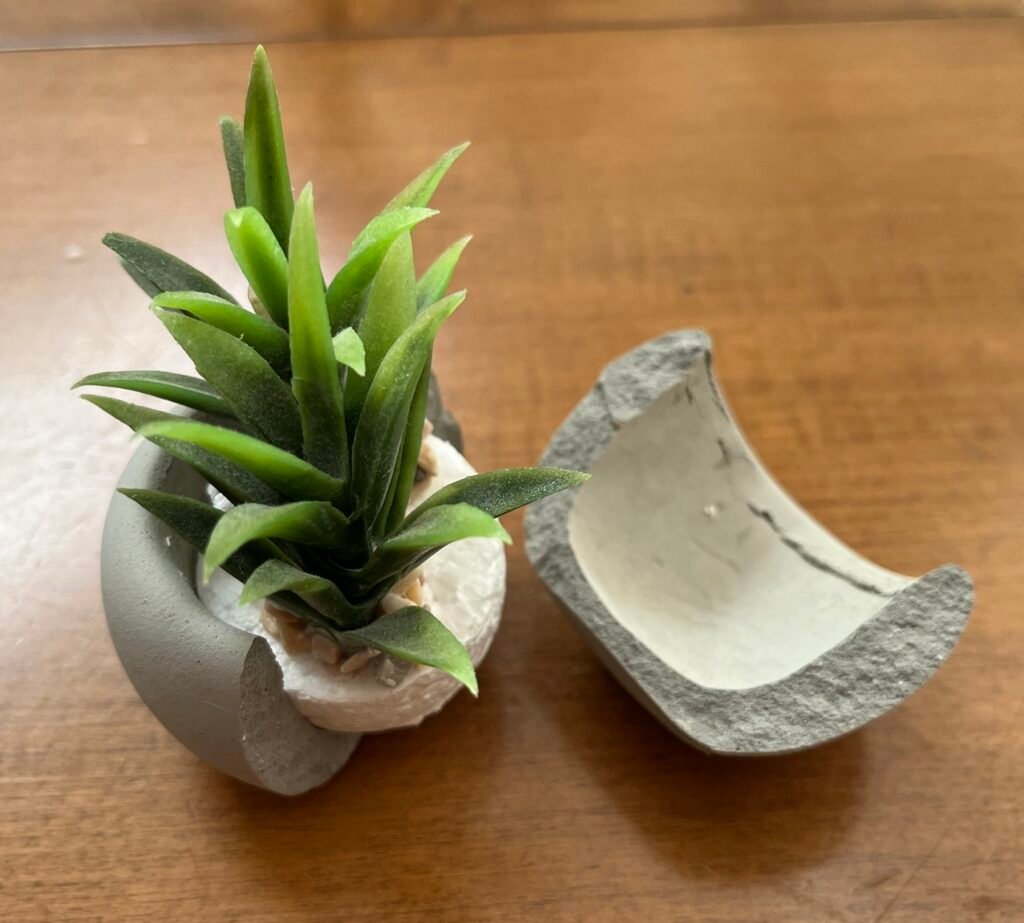 2025-06-29 - Broken Mini Vase