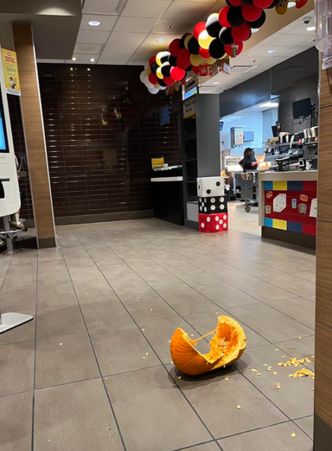 2026-10-11 - McD Pumpkin Floor